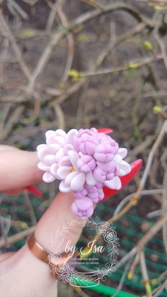Katherine terry lilac series. Smaller twig